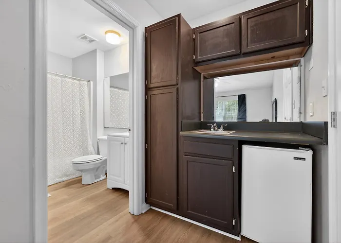5 Min To Fsu King Beds Full Shower Arcade 65in Tv Ferienhaus